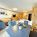 E405 - 42m2 Alpenschick Mit Balkon, Ausblick, Pool Διαμέρισμα