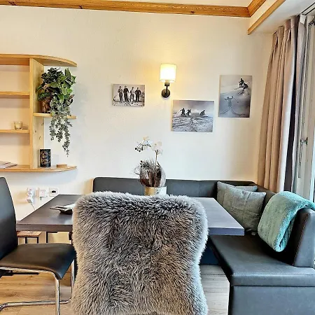 E405 - 42m2 Alpenschick Mit Balkon, Ausblick, Pool * St Moritz