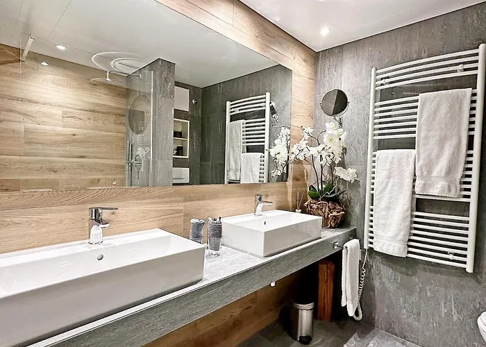 42m2 Alpenschick Mit Balkon, Ausblick, Pool - E405 * サンモリッツ