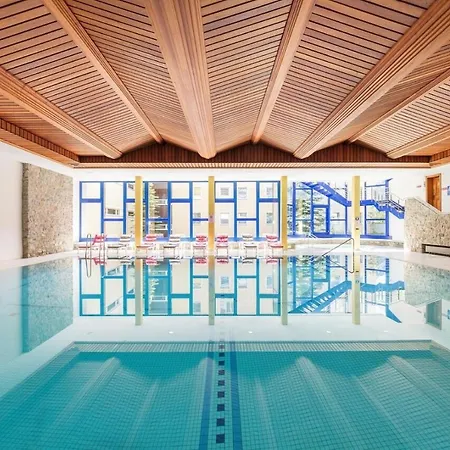 E405 - 42m2 Alpenschick Mit Balkon, Ausblick, Pool Appartement